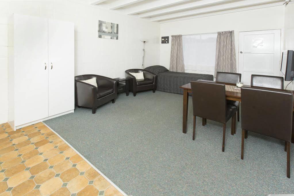 Marina Court Motel & Apartments Уангарей Екстериор снимка